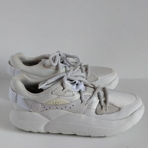 UGG LA Cloud  Lace Women's White Sneakers 9.5